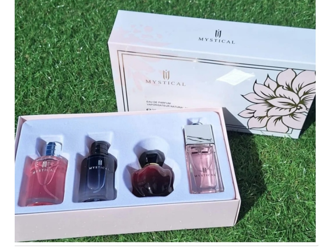 -Estuche de 4 perfumes x 30ml c/u