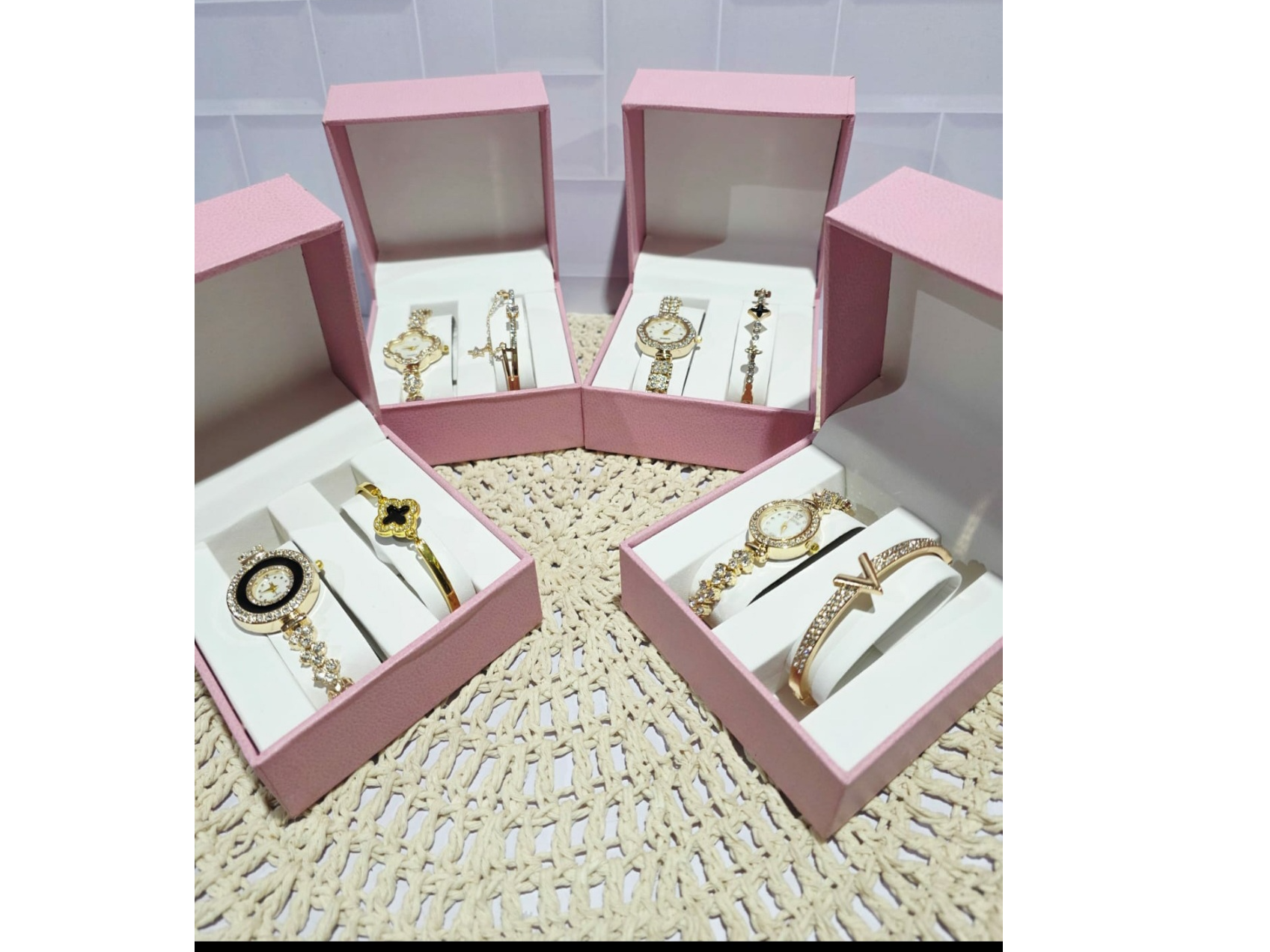 Reloj + pulcera en caja