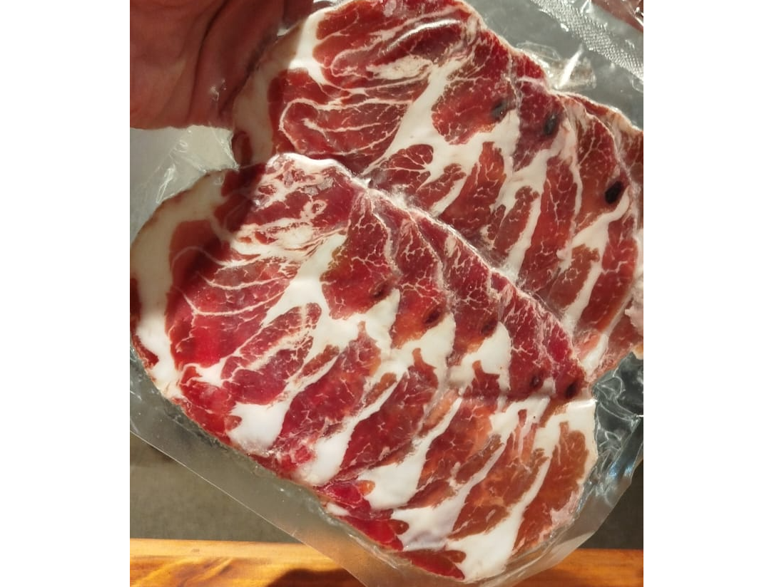 Bondiola feteada al vacío x 130 grs de Cava & Tabla - Alta Gracia