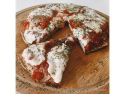 PIZZETA KETO CON BASE DE POLLO SIN TACC