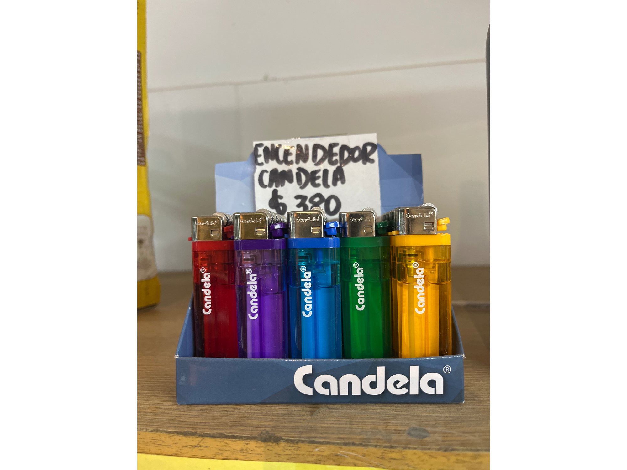 Fósforos y encendedores