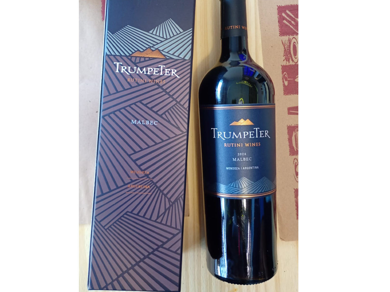 Vino Trumpeter + Caja x 1 unid.