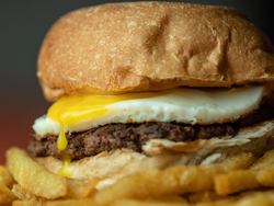 OHIO (incluye papas fritas)