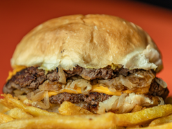 Oklahoma (incluye papas fritas)