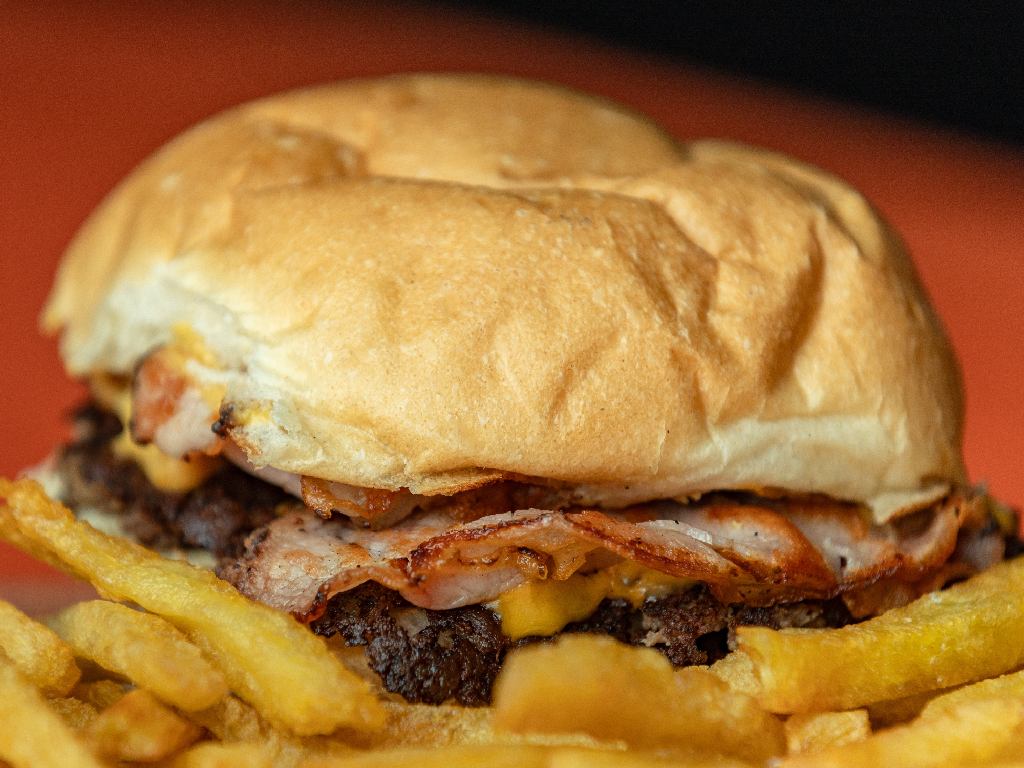 Bacon Kentucky (incluye papas fritas)
