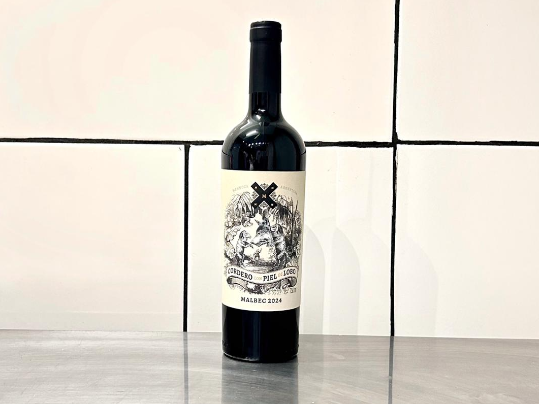 Vino tinto "CORDERO CON PIEL DE LOBO"