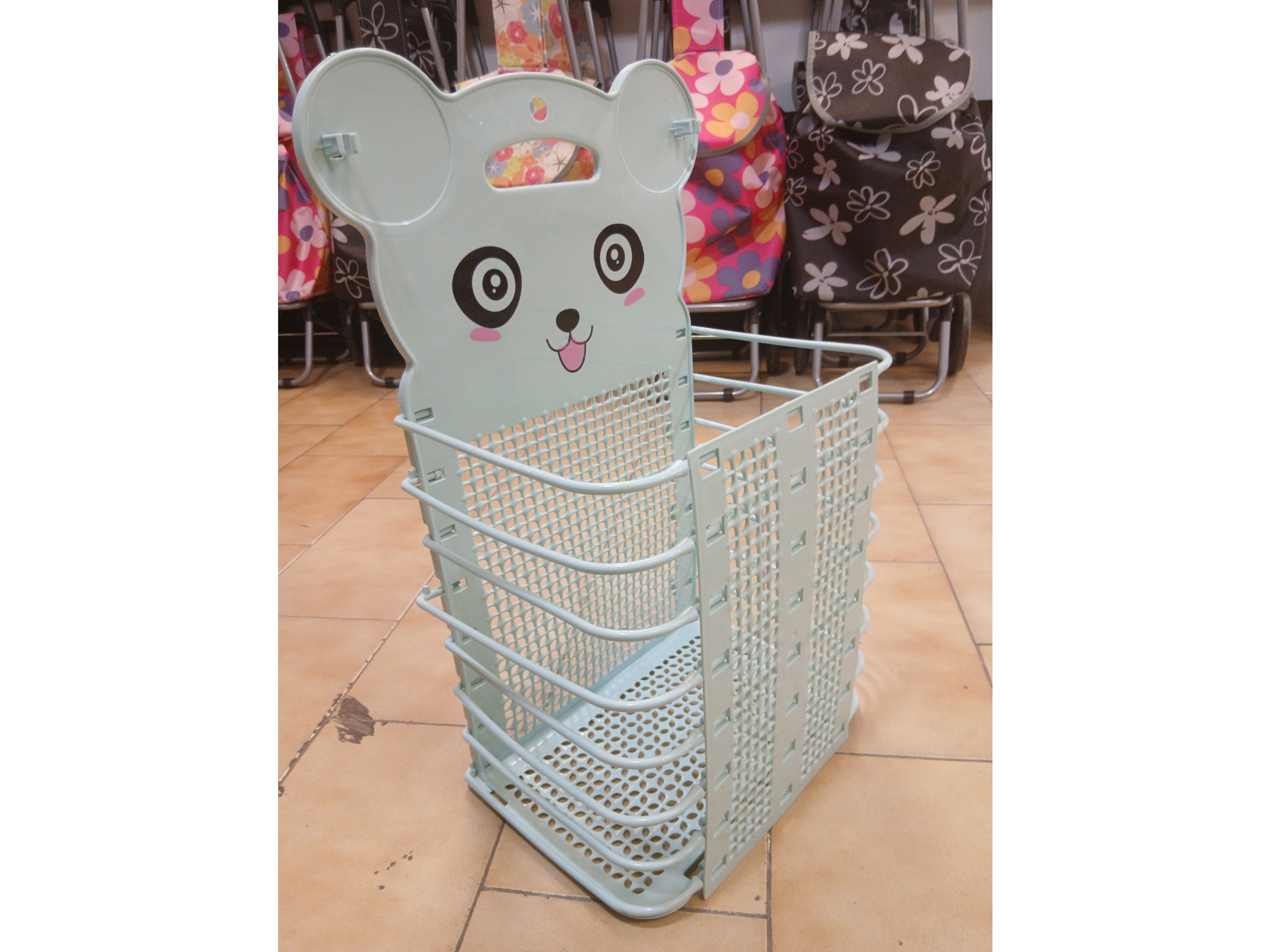 Canasto de ropa oso