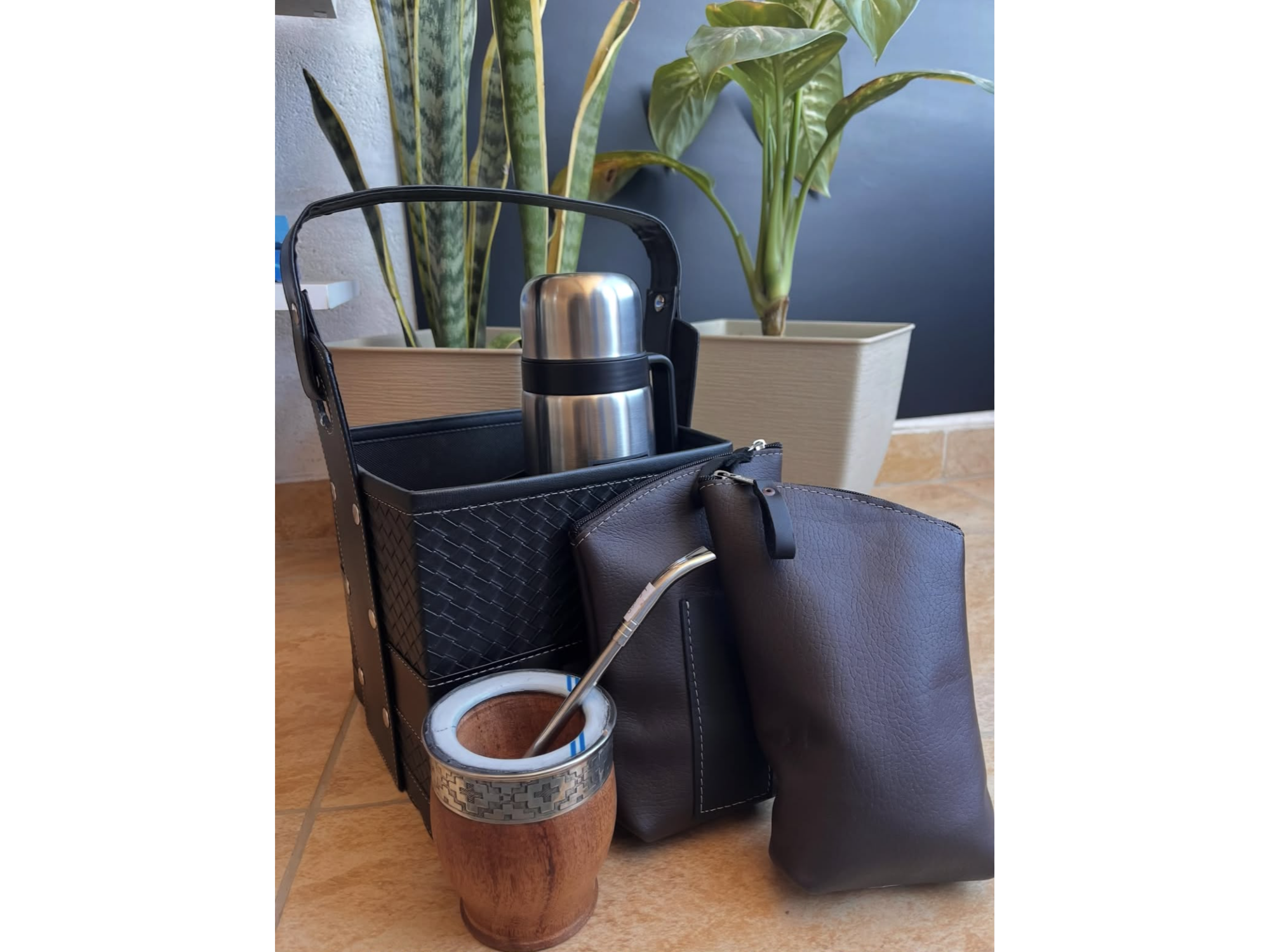 MATERA  + TERMO 1L + MATE IMPERIAL + BOMBILLA + 2 YERBERA CUERO PREMIUM