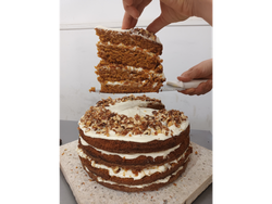 Porcionaza carrot cake 🥕