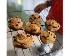 Rolls de coco y chocolate al 70%