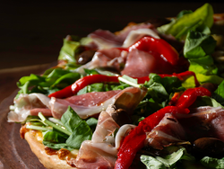 Rúcula y Jamón Crudo