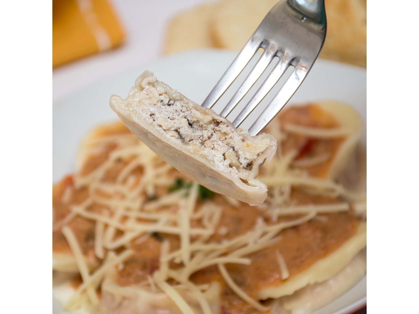 Sorrentinos de Ricota, Hongos, Mozzarella y Nueces