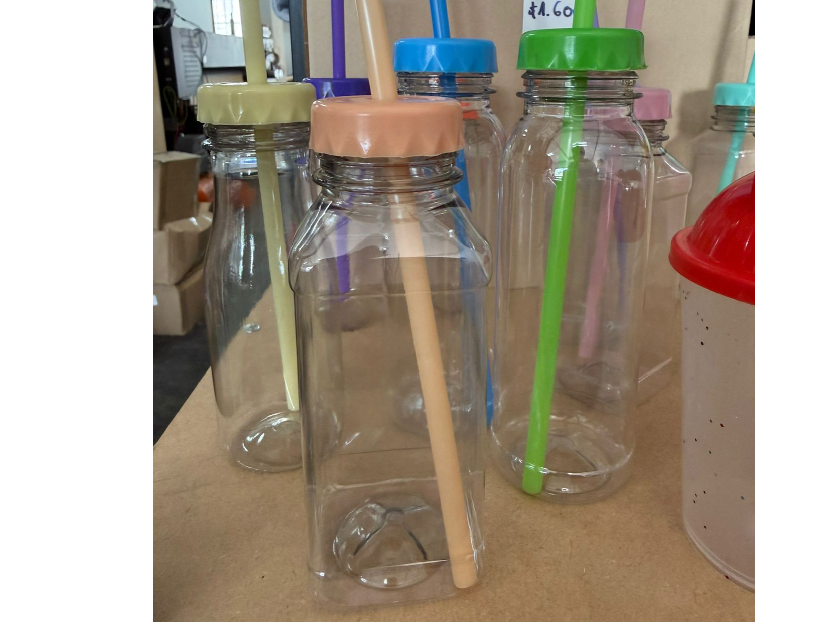 BOTELLAS CUADRADAS 250 ML DESCARTABLE CON SORBETE