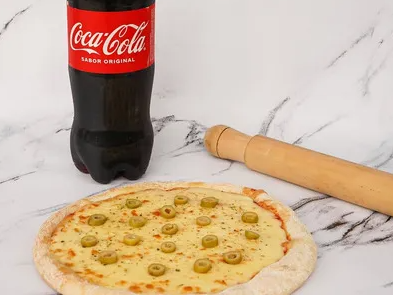 COCA DE 1.25L + MUZZA DE 8 P