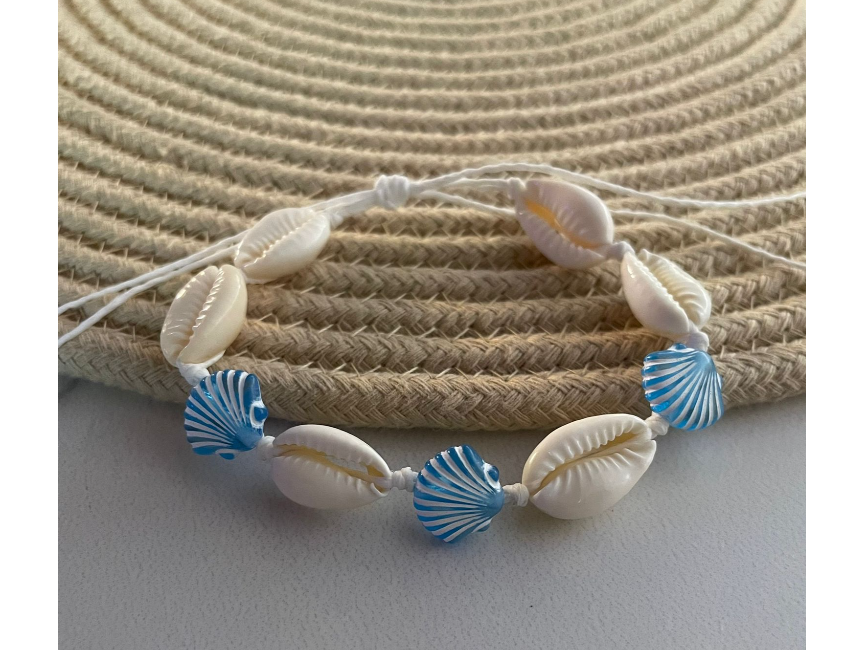 Pulsera/ tobillera de caracoles
