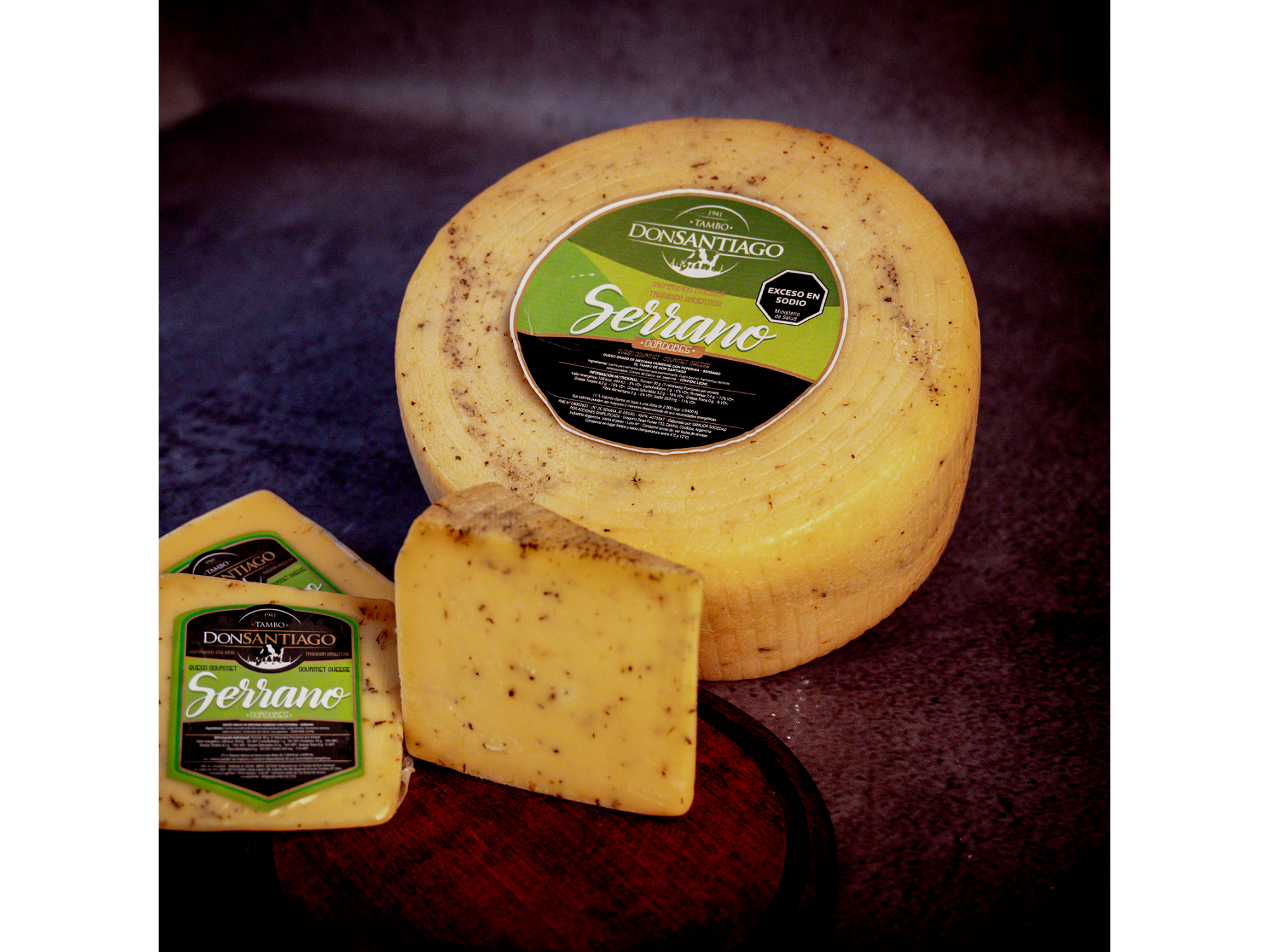Queso Serrano Cordobés con peperina x 3,5 kg aprox Tambo Don Santiago