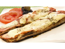 Matambre a la pizza con guarnición