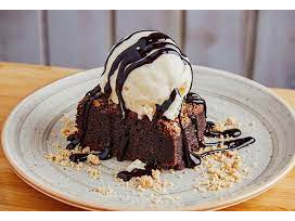 BROWNIE CON HELADO