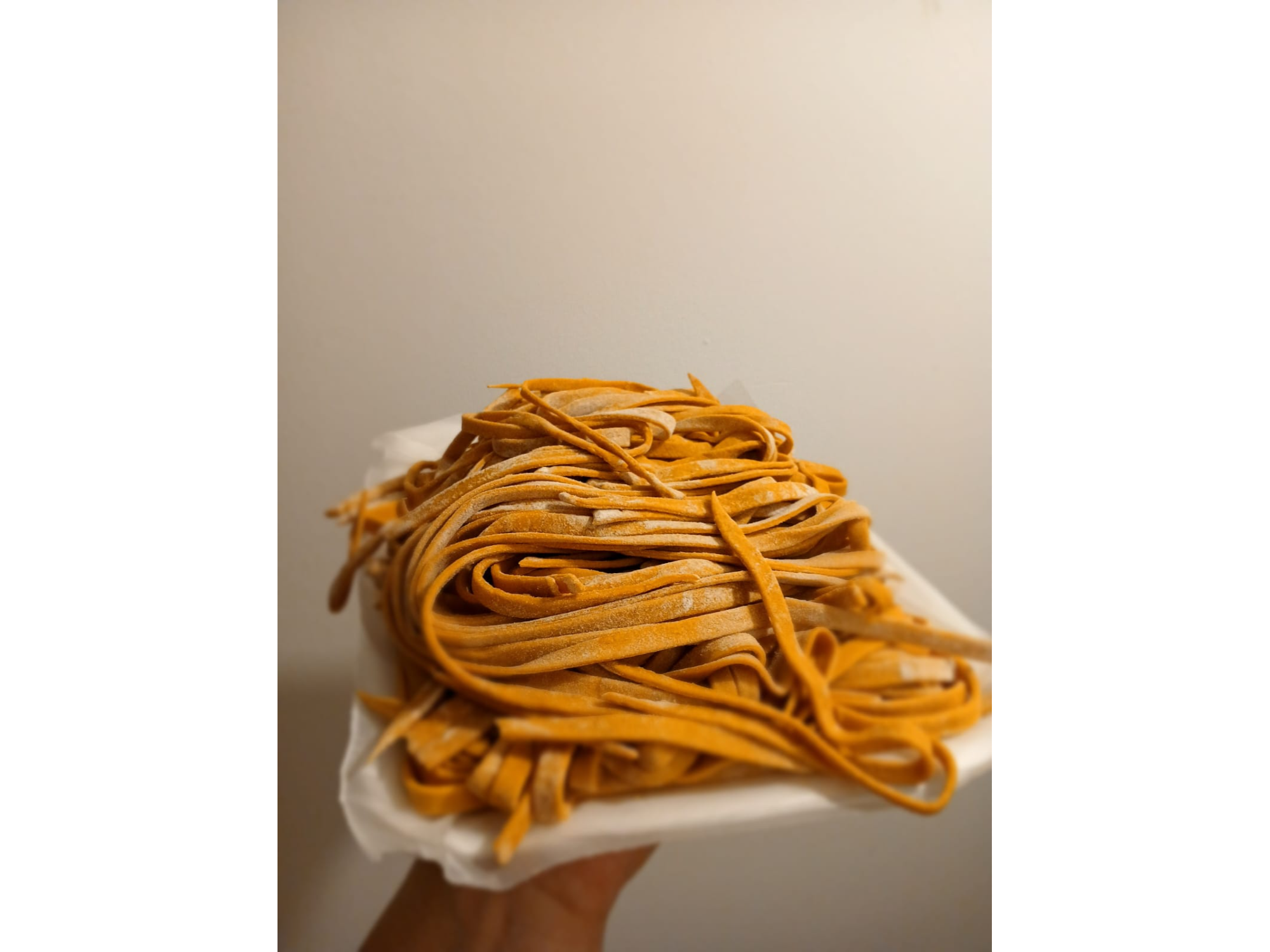 Fideos cinta de morrón