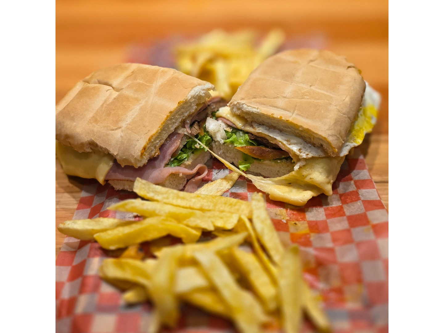 1 medio lomo completo  + 1 lata de coca de 354cc