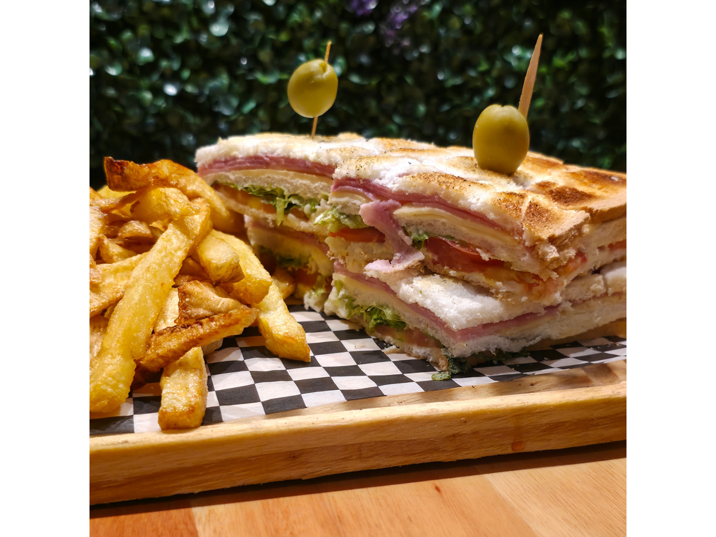 1 Carlitos Primavera + 1 coca de 1.5