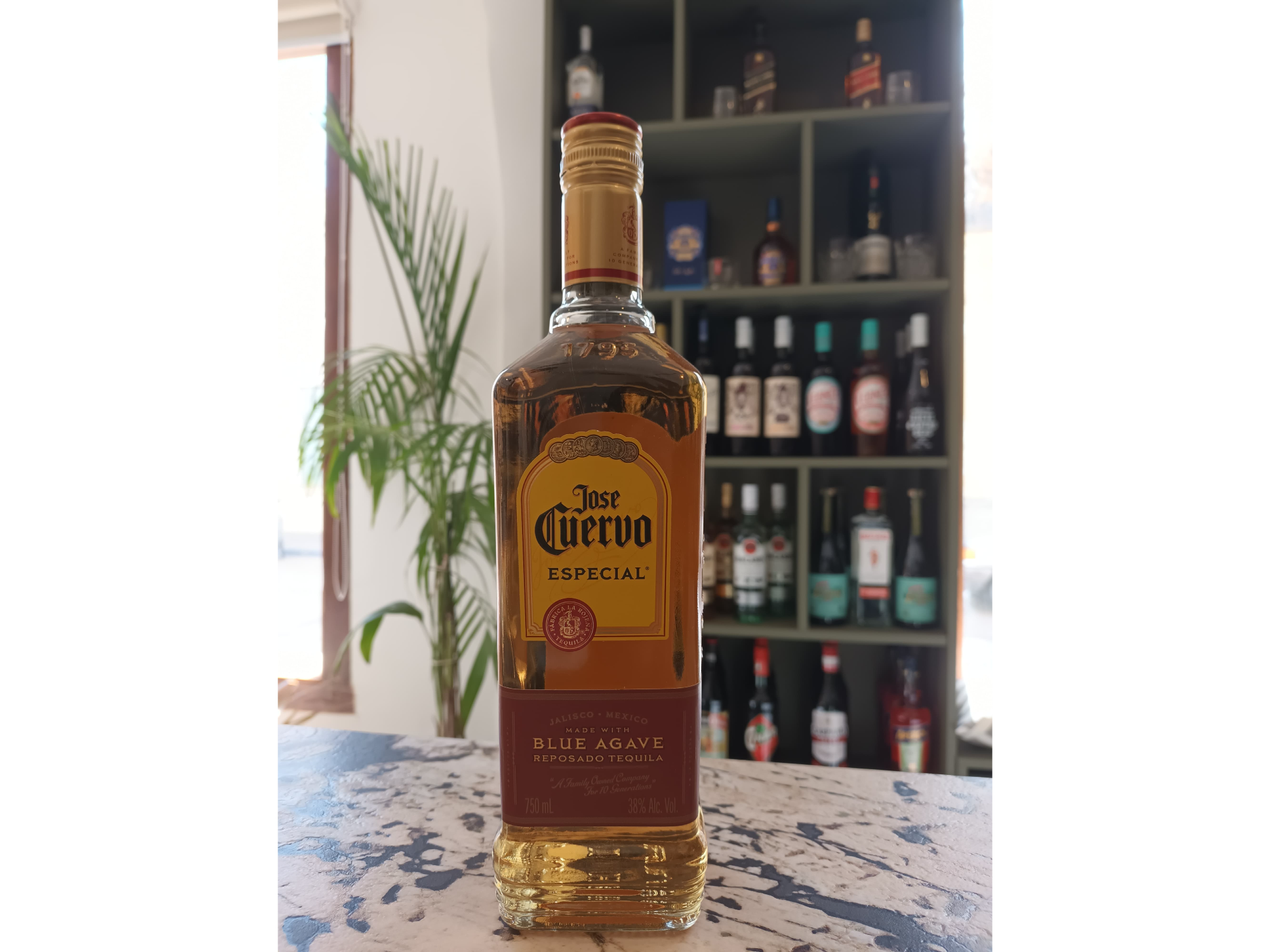 Jose Cuervo Oro reposado 750cc