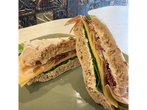 Sandwich de jamon crudo de AMA VIDA