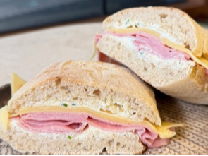Sandwich de jamon y queso