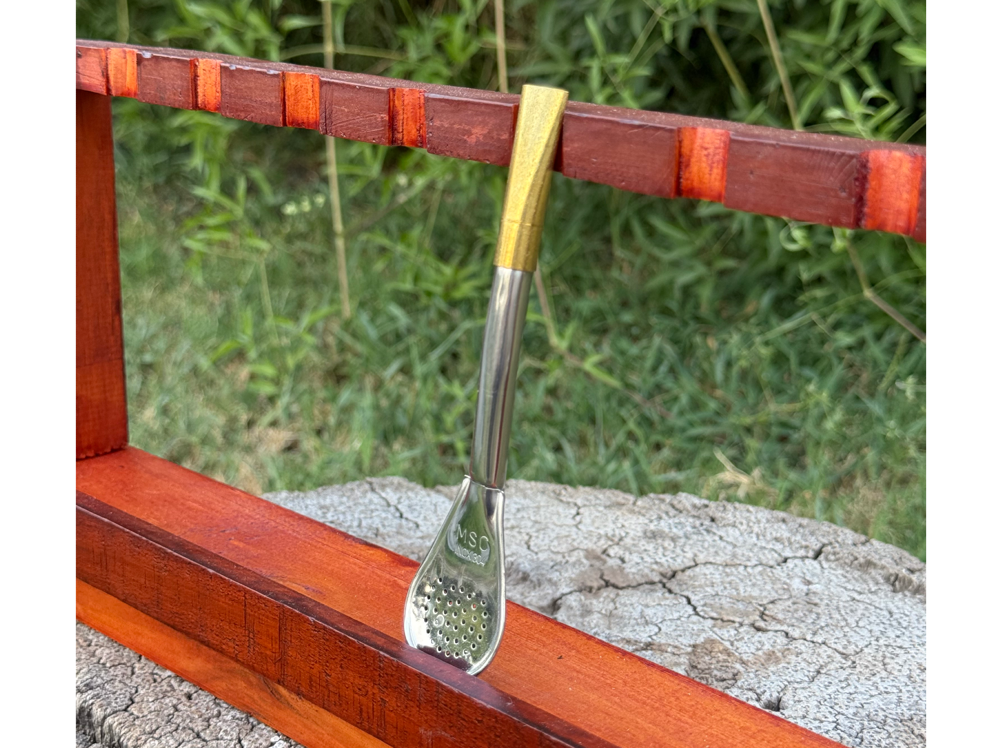 Corta pico de bronce