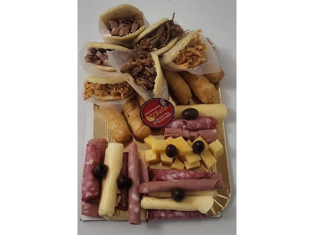 Picada Argentovenezolana de Las empanadas de chela