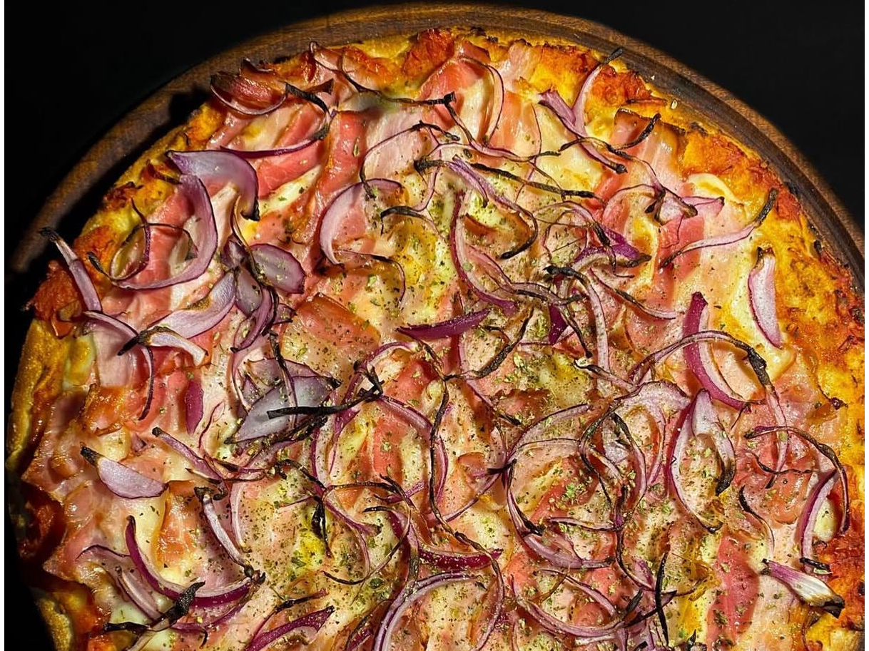 Panceta y cebolla morada