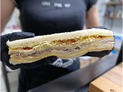 Ternera y vitel toné cuádruple