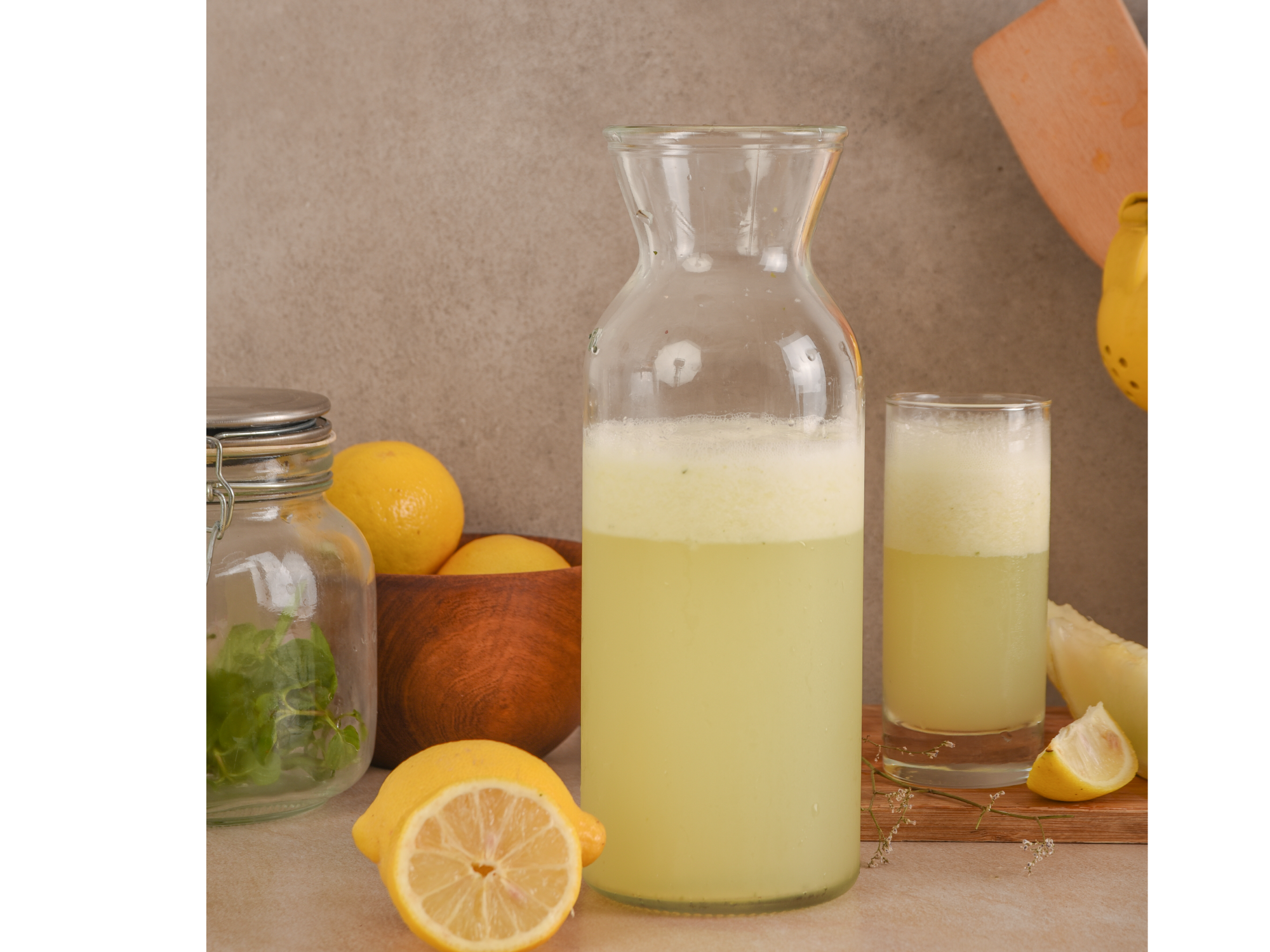 COMPRANDO 3 LIMONADAS A ELECCION, DE REGALO 2 LITROS DE JUGO NARANJA