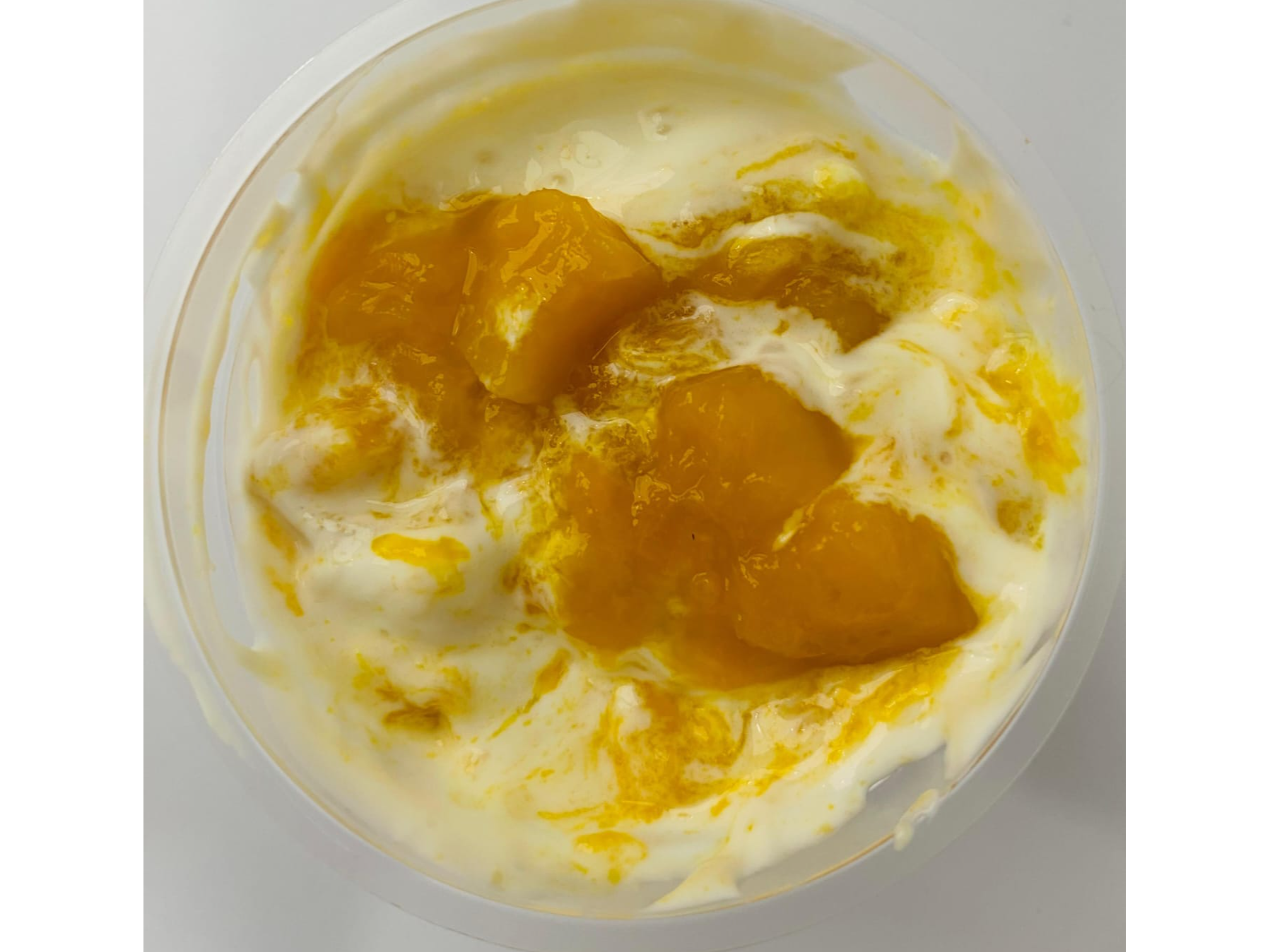 Yogurt Natural con colchón de frutas de 200 gr de Mango