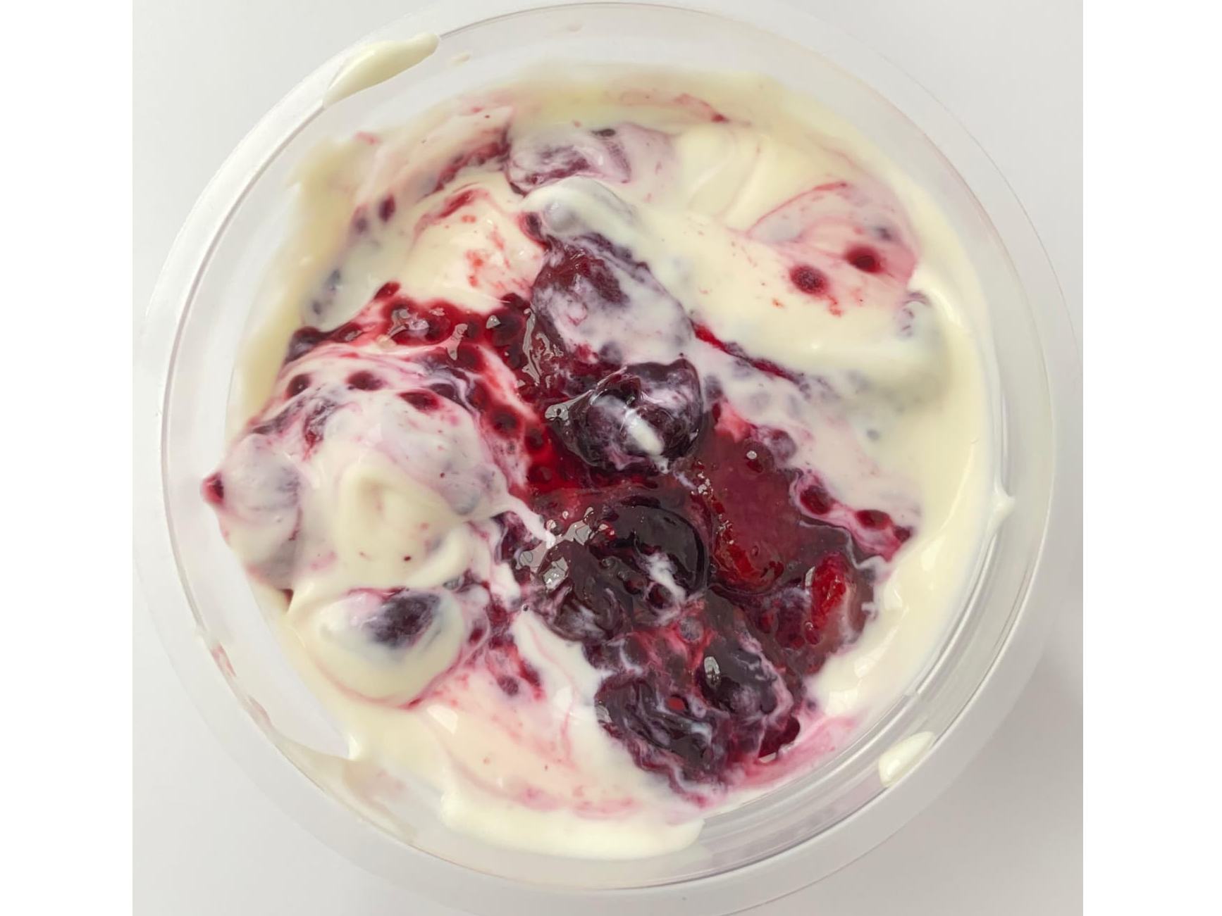 Yogurt Natural con colchón de frutas de 200 gr de Frutos Rojos