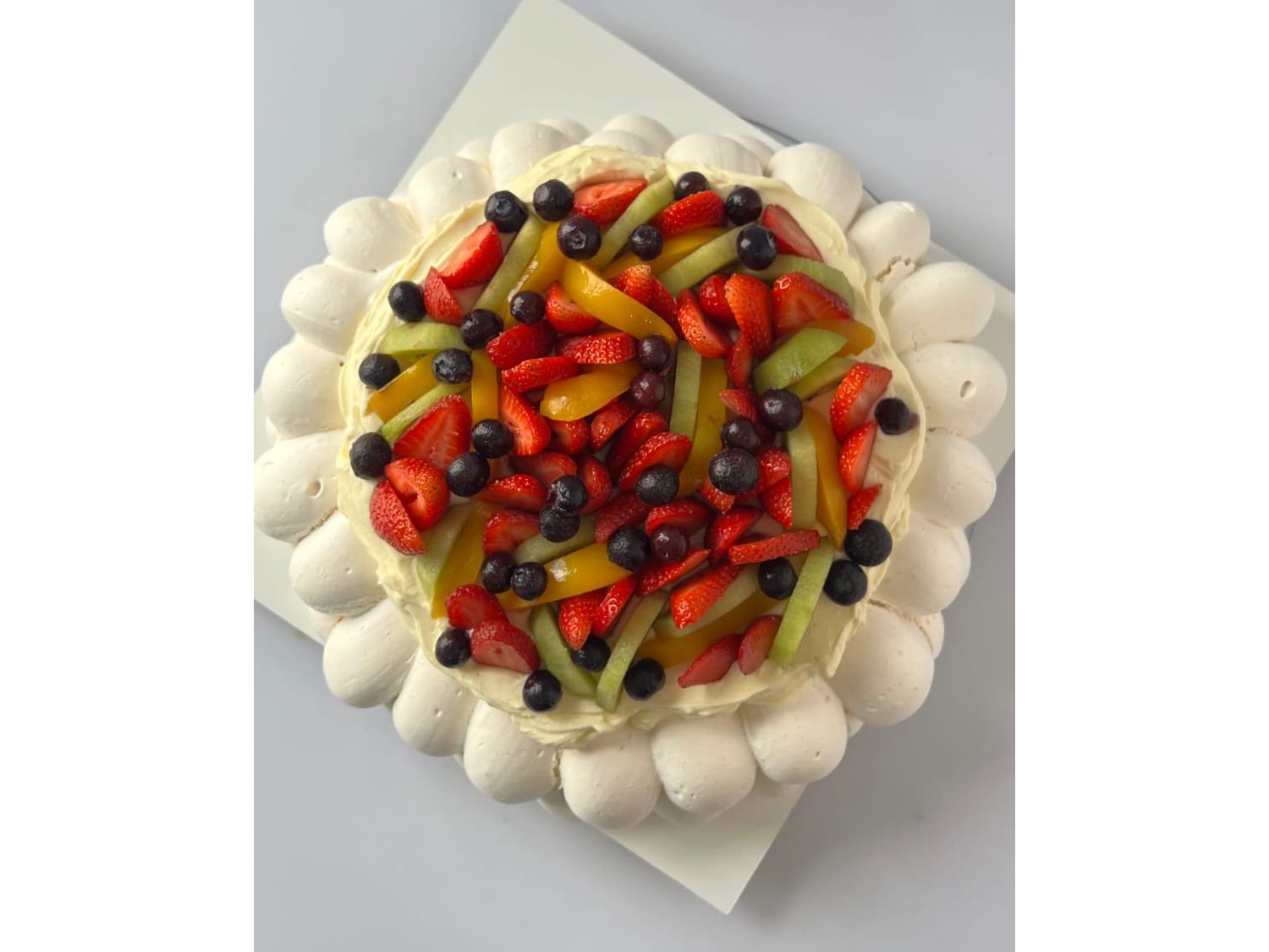 Pavlova con crema diplomata de 30 cm