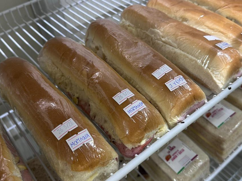 Pebete de Jamon y queso