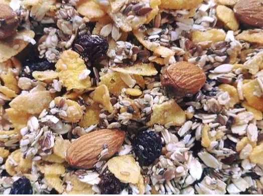 Mix granola