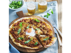 Martes: Carne a la pizza con tomate y hurvo duro. + papas,huevo y pereji