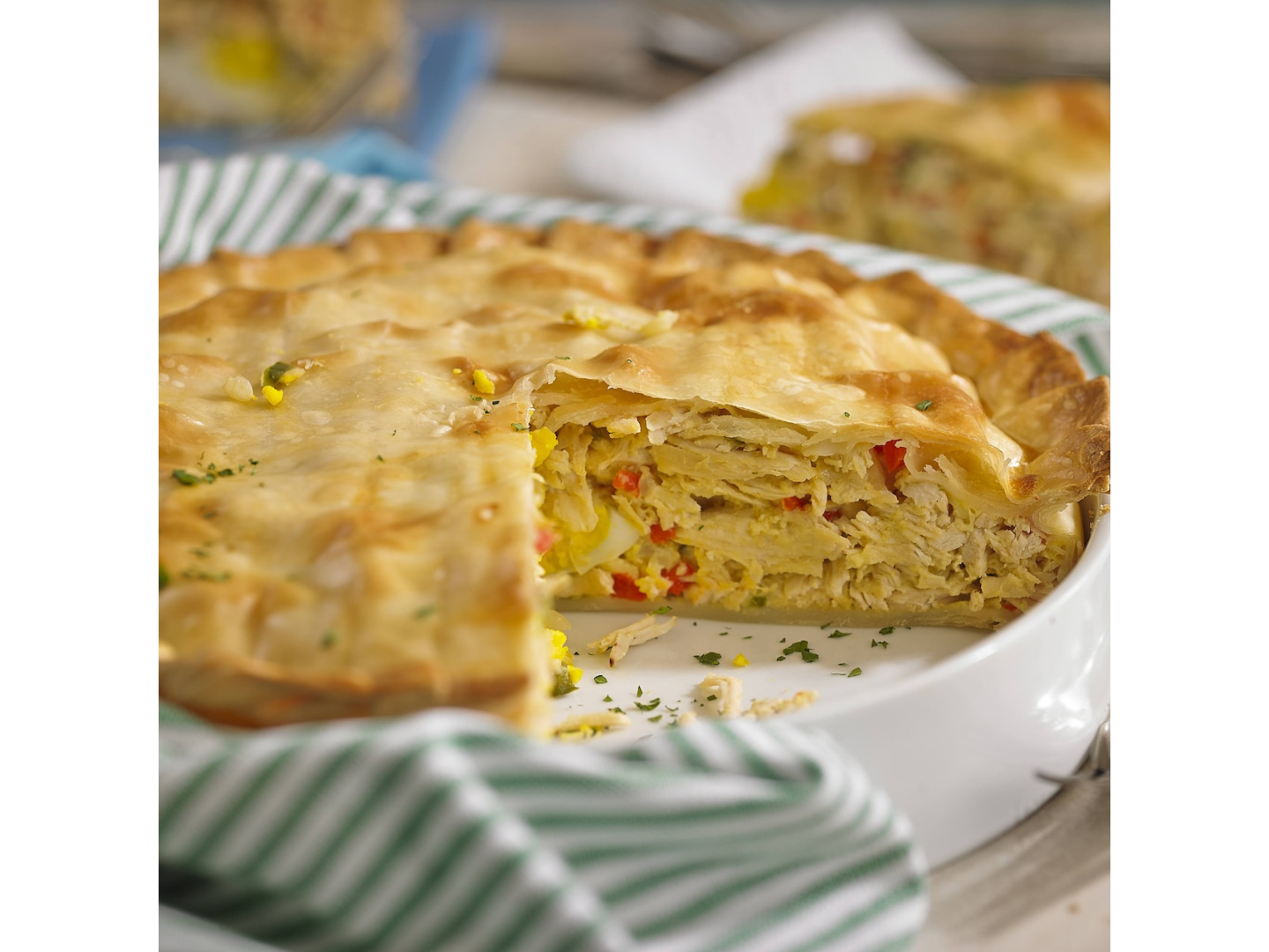 Jueves: Tarta de pollo y verduras +  ensalada zanahoria y huevo