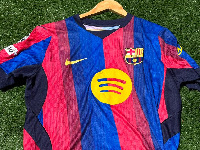 BARCELONA - TITULAR