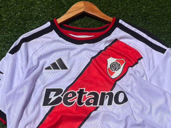 RIVER TITULAR