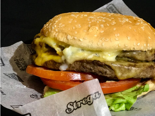 Burger Doble Titan con Papas Fritas