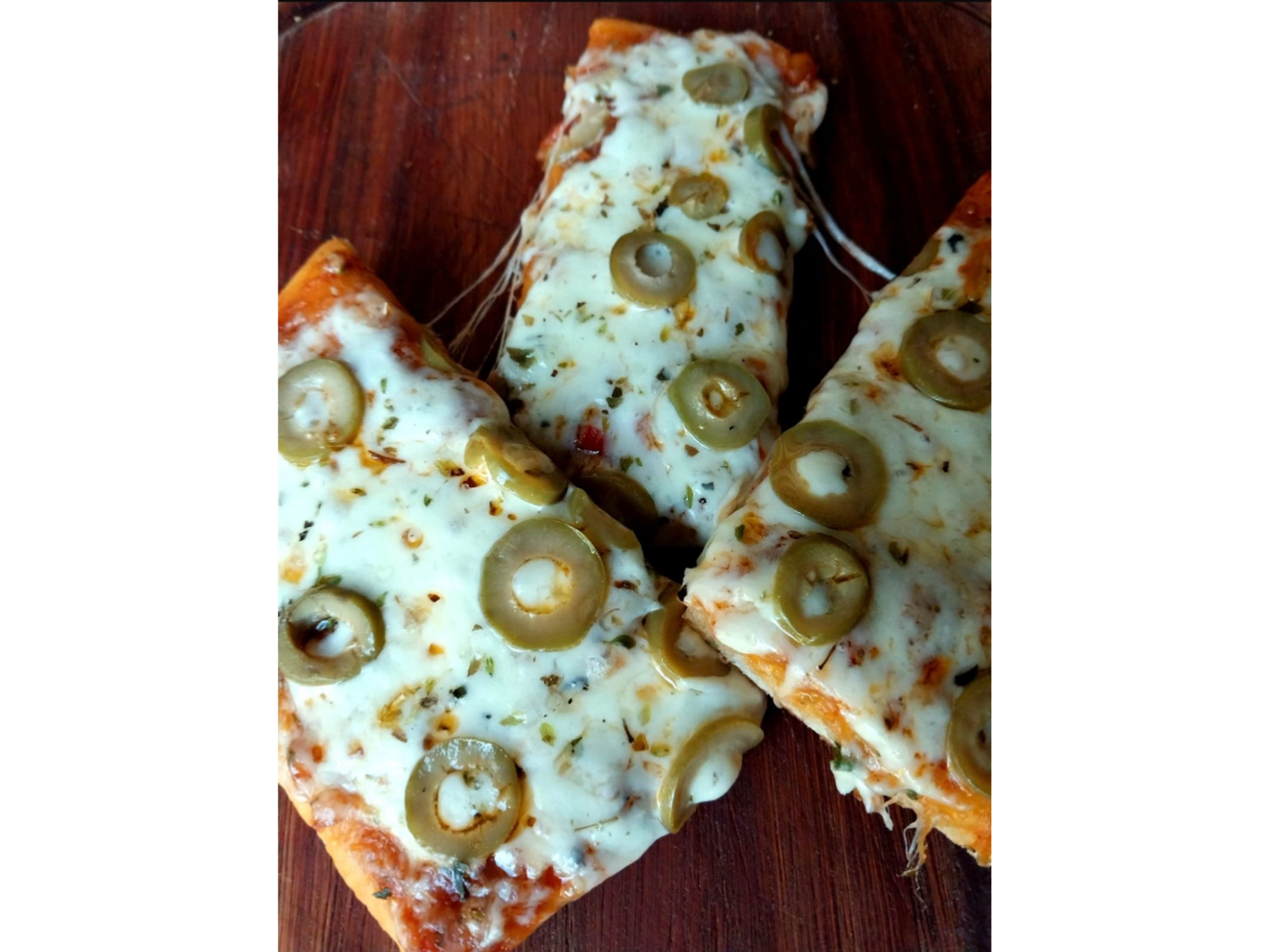 Pizza Keto Doble Mozarella Aceitunas Verdes y Negrs