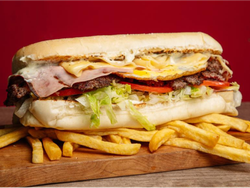 hamburlomo + lata Pepsi