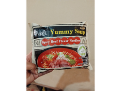 Fideos picantes con sabor a carne