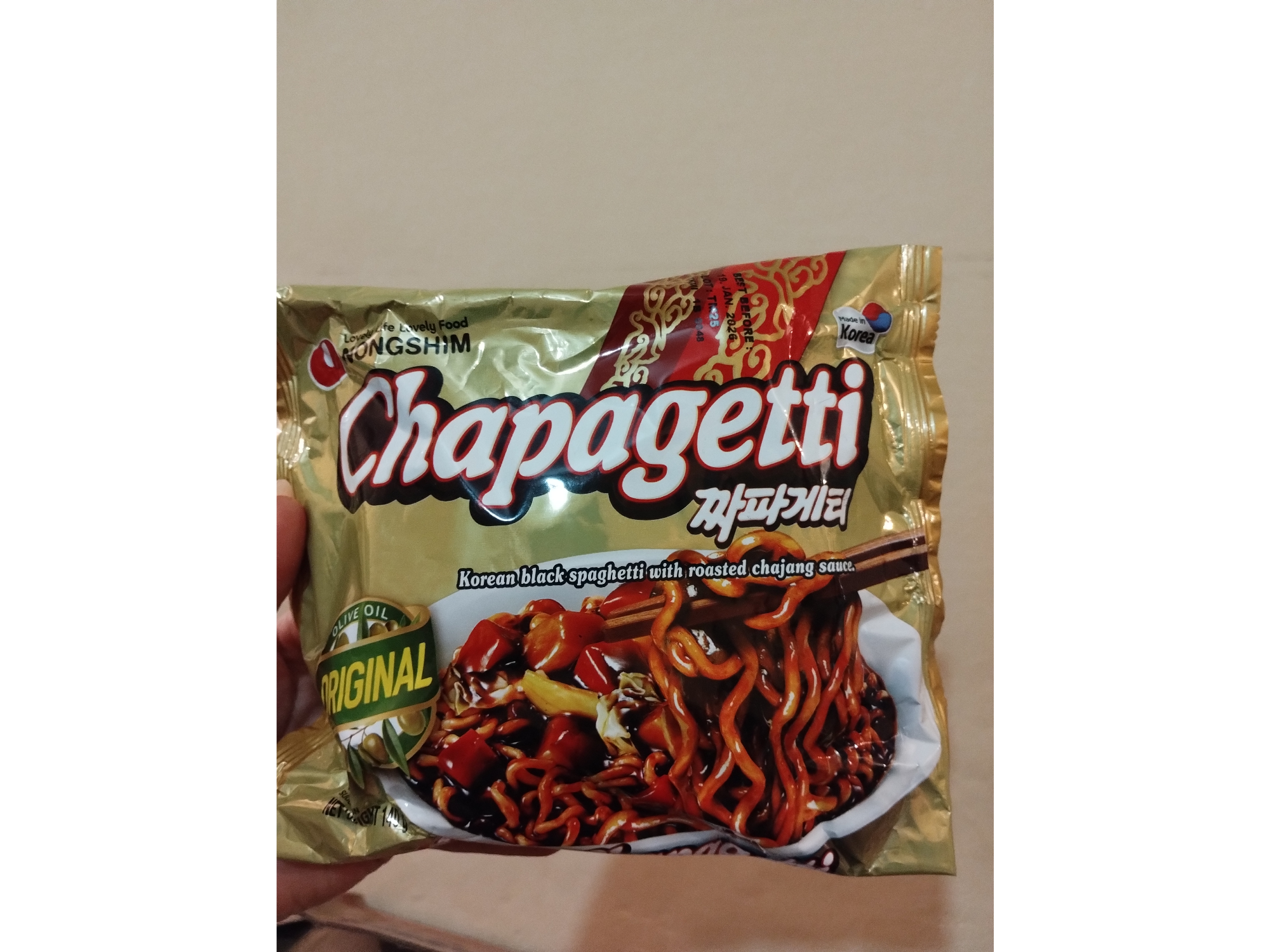 Espaguetis negros con salsa chajang