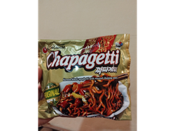 Espaguetis negros con salsa chajang