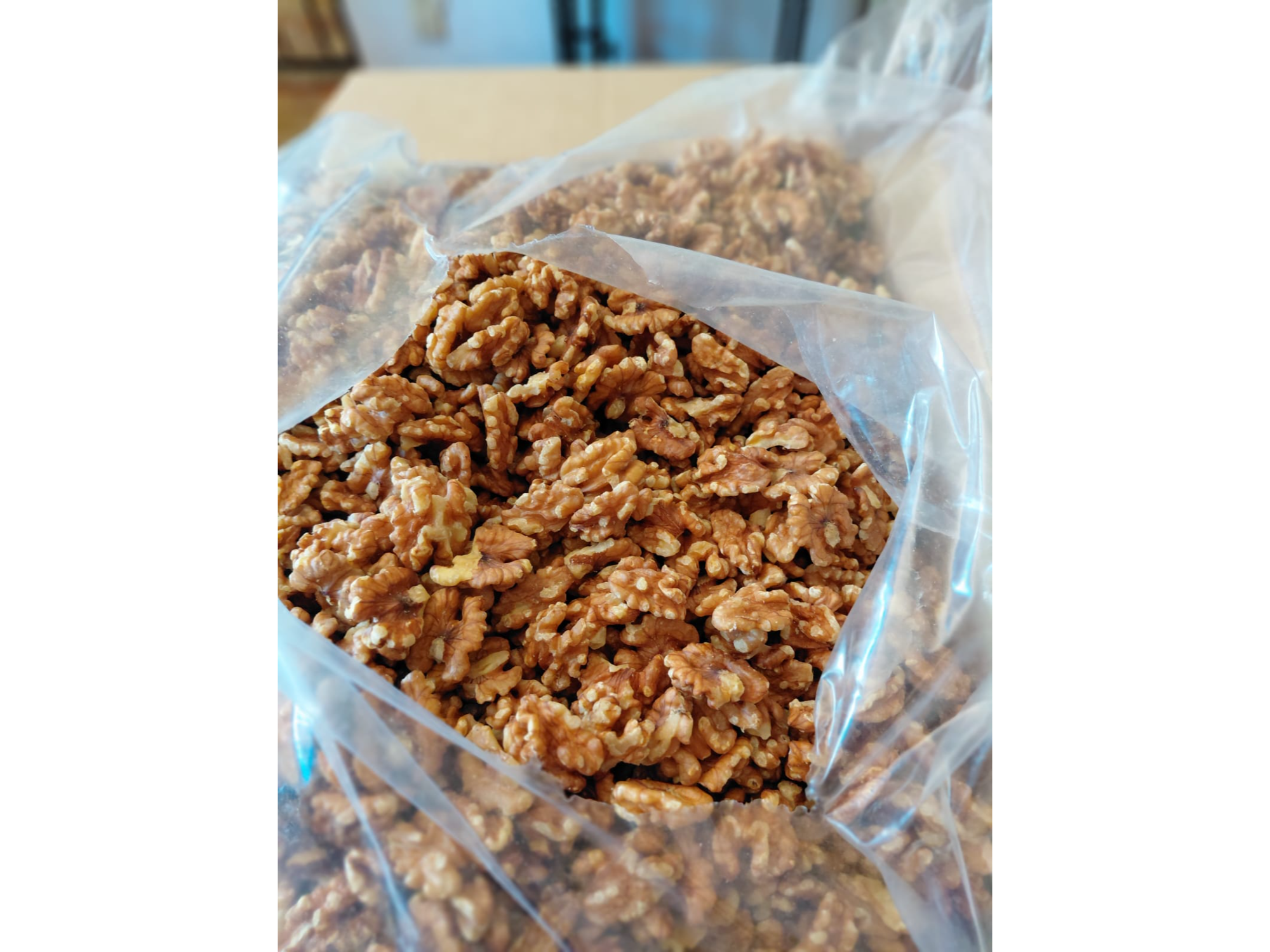 NUEZ CHANDLER BLANCA