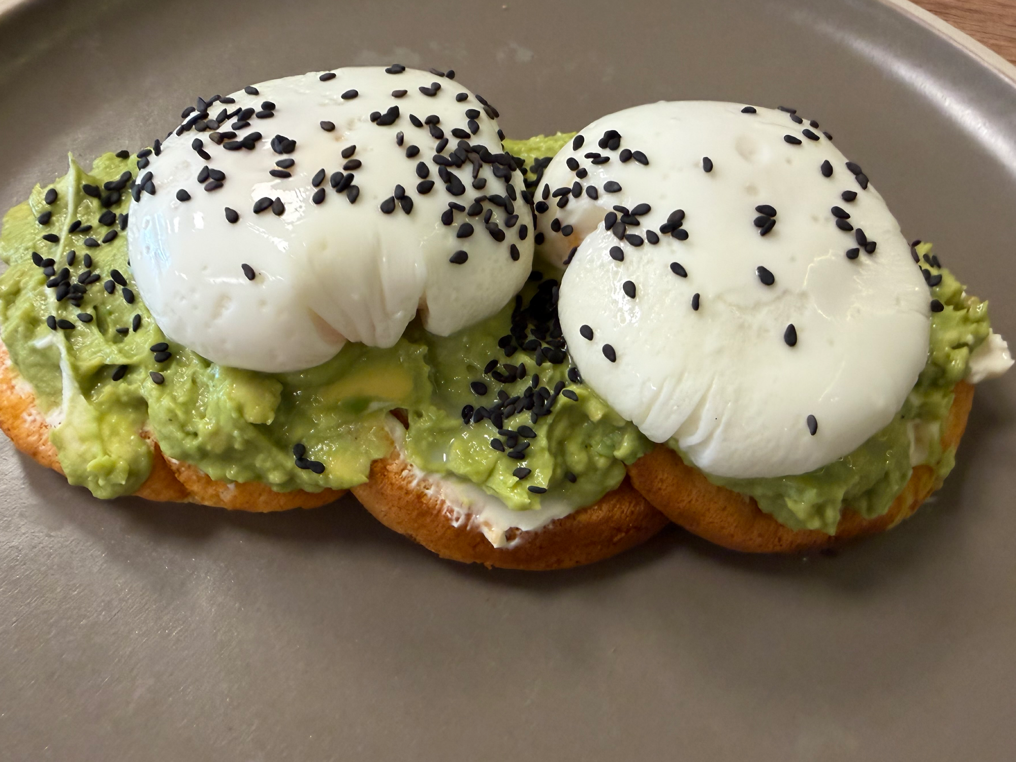 Avocado Toast con pan nube + Infusión